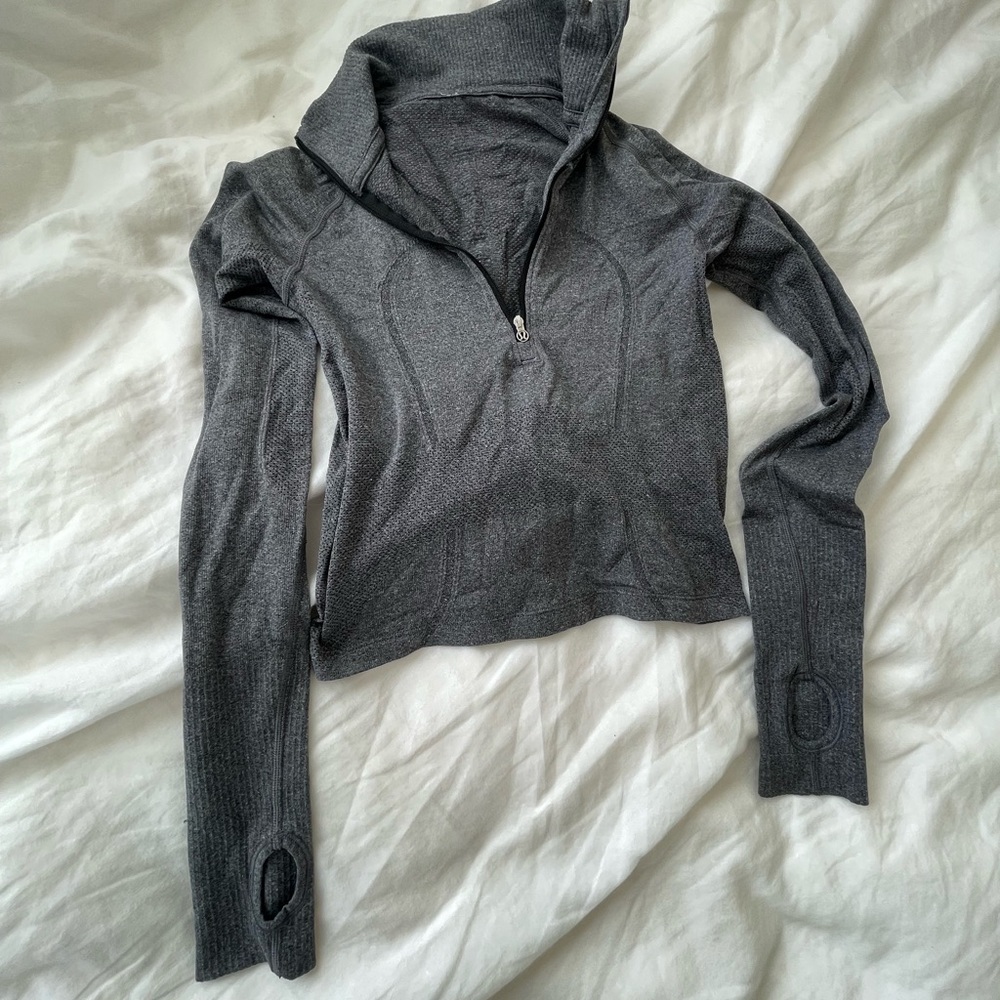 Swiftly tech cropped half zip